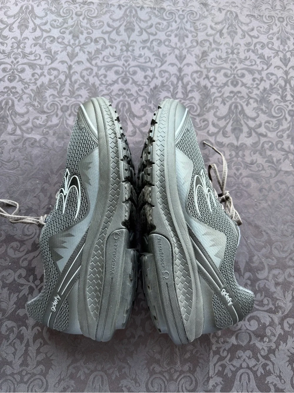 GDEFY Gravity Defyer Mighty Walk Men’s Size 11.5 Gray Black Walking Shoes